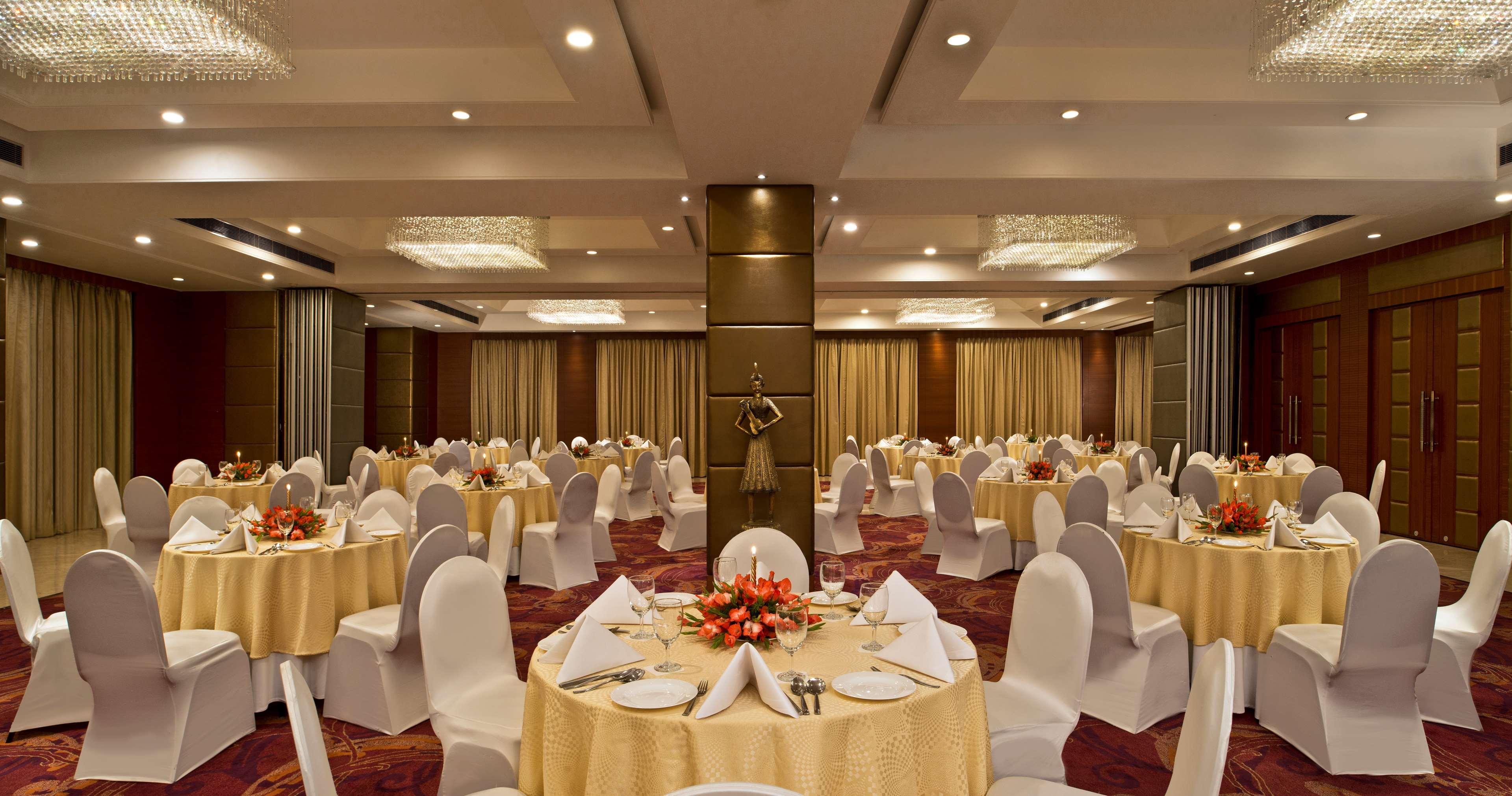 Radisson Jaipur City Center Extérieur photo The Royal Ballroom