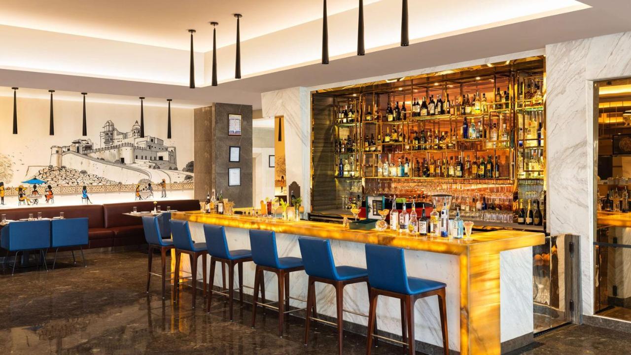 Radisson Jaipur City Center Extérieur photo The bar at the lounge